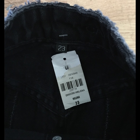 NWT LF Carmar Denim skirt - Picture 4 of 4